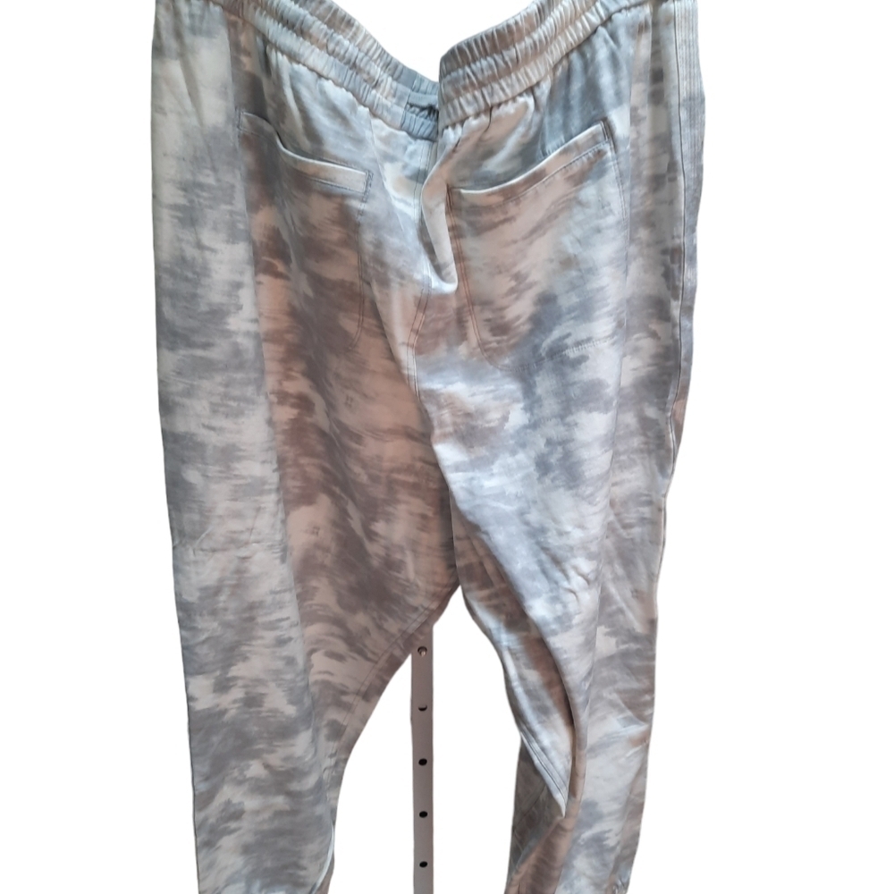 Athleta Farallon Joggers Retail $109 - Picture 3 of 10